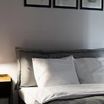 Old Town Comfy Apartment #17
